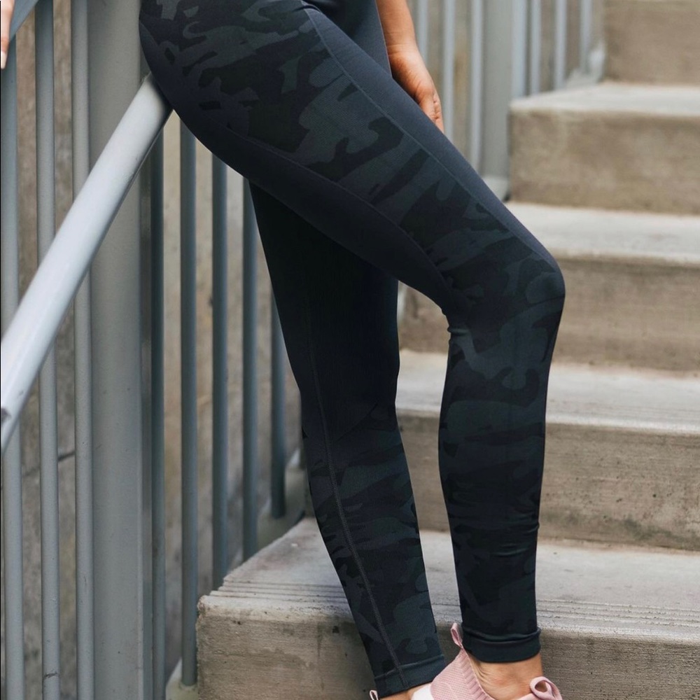 Zyia Camo Performance high rise legging -Small
